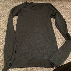 Gray lululemon long sleeve swiftly tech